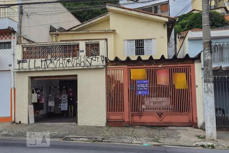 Casa à venda com 100m², 6 quartos e 2 vagasFachada