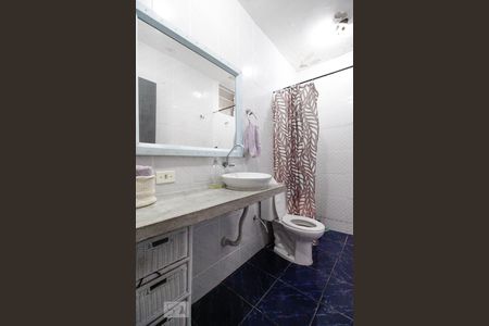 Casa à venda com 100m², 6 quartos e 2 vagasBanheiro