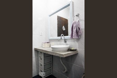 Casa à venda com 100m², 6 quartos e 2 vagasBanheiro