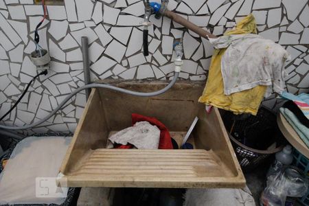 Casa à venda com 100m², 6 quartos e 2 vagasÁrea de serviço