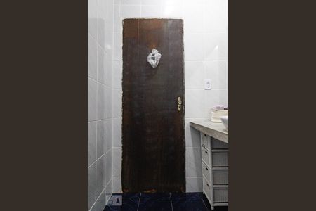 Casa à venda com 100m², 6 quartos e 2 vagasBanheiro