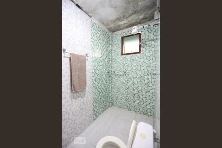 Casa à venda com 100m², 6 quartos e 2 vagasSuíte 1 Banheiro