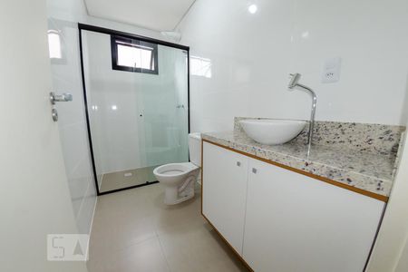 Apartamento para alugar com 71m², 2 quartos e 1 vaga Apartamento para alugar com 71m², 2 quartos e 1 vagaBanheiro social