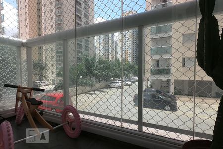 Apartamento à venda com 120m², 3 quartos e 2 vagas Apartamento à venda com 120m², 3 quartos e 2 vagasSuíte