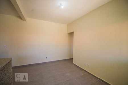 Casa para alugar com 47m², 1 quarto e sem vaga Casa para alugar com 47m², 1 quarto e sem vagaSala