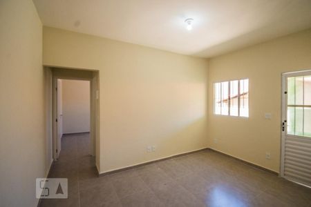 Casa para alugar com 47m², 1 quarto e sem vaga Casa para alugar com 47m², 1 quarto e sem vagaSala