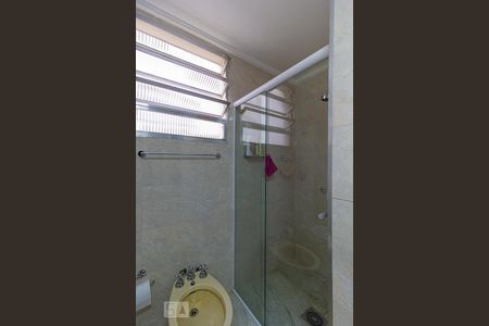 Apartamento à venda com 229m², 4 quartos e 2 vagasBanheiro das Suítes