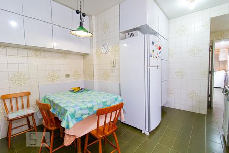 Apartamento à venda com 229m², 4 quartos e 2 vagasCozinha