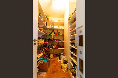 Apartamento à venda com 229m², 4 quartos e 2 vagasDespensa