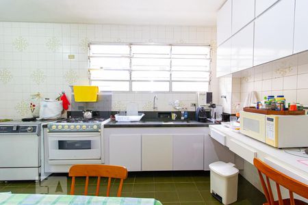 Apartamento à venda com 229m², 4 quartos e 2 vagasCozinha