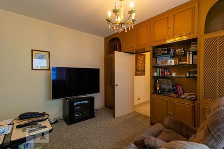 Apartamento à venda com 229m², 4 quartos e 2 vagasSala de TV