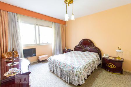 Apartamento à venda com 229m², 4 quartos e 2 vagasSuíte 1