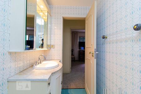 Apartamento à venda com 229m², 4 quartos e 2 vagasBanheiro Social