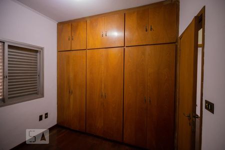 Casa à venda com 260m², 3 quartos e 4 vagasQuarto 2