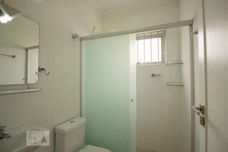 Casa à venda com 300m², 4 quartos e 5 vagasBanheiro 1