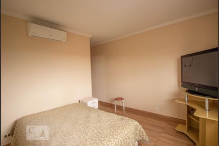 Casa à venda com 300m², 4 quartos e 5 vagasSuíte 1