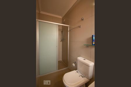 Casa à venda com 300m², 4 quartos e 5 vagasBanheiro da Suíte 2