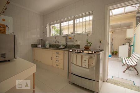 Casa à venda com 300m², 4 quartos e 5 vagasCozinha