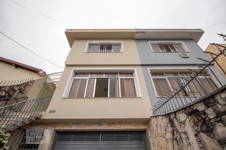 Casa à venda com 300m², 4 quartos e 5 vagasFachada