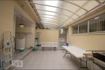 Casa à venda com 300m², 4 quartos e 5 vagasQuintal