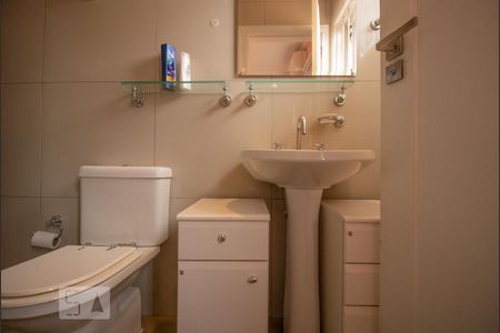 Casa à venda com 300m², 4 quartos e 5 vagasBanheiro da Suíte 2