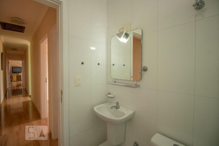 Casa à venda com 300m², 4 quartos e 5 vagasBanheiro 1