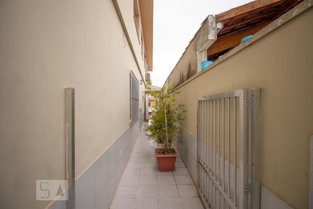 Casa à venda com 300m², 4 quartos e 5 vagasCorredor Lateral
