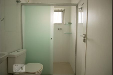 Casa à venda com 300m², 4 quartos e 5 vagasBanheiro 1