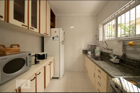 Casa à venda com 300m², 4 quartos e 5 vagasCozinha