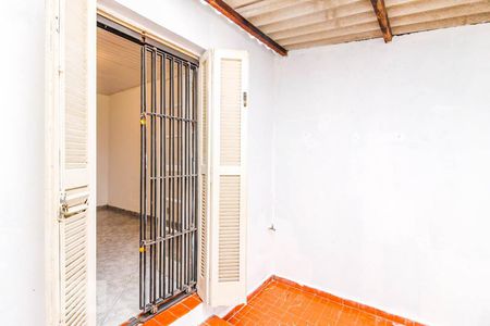 Casa para alugar com 90m², 2 quartos e 1 vagaQuintal