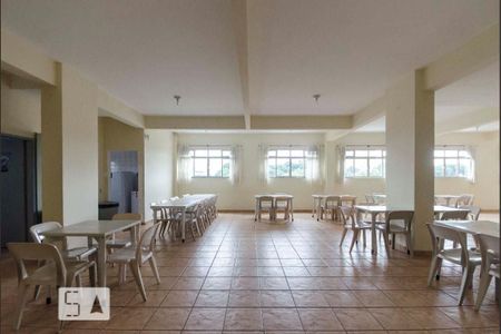 Apartamento à venda com 71m², 2 quartos e 1 vagasalao de festas