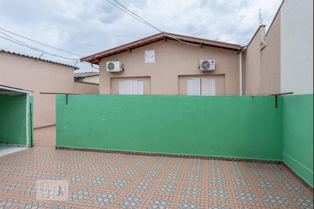 Casa para alugar com 55m², 1 quarto e sem vaga Casa para alugar com 55m², 1 quarto e sem vagaQuintal