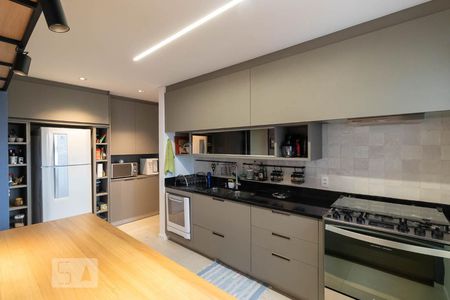 Apartamento para alugar com 149m², 3 quartos e 2 vagas Apartamento para alugar com 149m², 3 quartos e 2 vagasCozinha