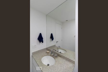 Apartamento para alugar com 149m², 3 quartos e 2 vagas Apartamento para alugar com 149m², 3 quartos e 2 vagasBanheiro da suíte 3