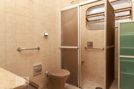 Casa para alugar com 400m², 5 quartos e 4 vagas Casa para alugar com 400m², 5 quartos e 4 vagasBanheiro da Suíte