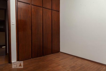 Casa para alugar com 400m², 5 quartos e 4 vagas Casa para alugar com 400m², 5 quartos e 4 vagasQuarto 4