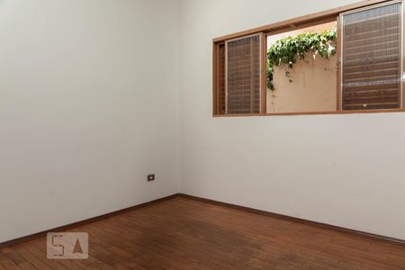 Casa para alugar com 400m², 5 quartos e 4 vagas Casa para alugar com 400m², 5 quartos e 4 vagasQuarto 4