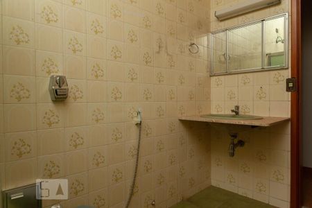 Casa para alugar com 400m², 5 quartos e 4 vagas Casa para alugar com 400m², 5 quartos e 4 vagasBanheiro Social