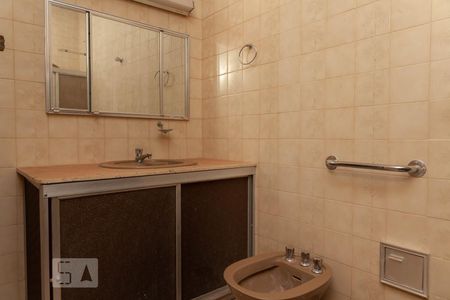 Casa para alugar com 400m², 5 quartos e 4 vagas Casa para alugar com 400m², 5 quartos e 4 vagasBanheiro da Suíte