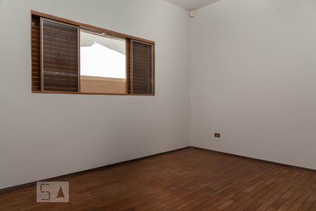 Casa para alugar com 400m², 5 quartos e 4 vagas Casa para alugar com 400m², 5 quartos e 4 vagasSuíte