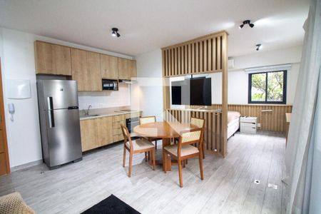 Sala / Sala de Jantar de apartamento para alugar com 1 quarto, 41m² em Santo Amaro, São Paulo