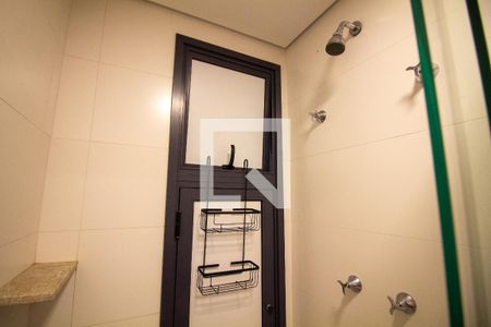 Banheiro de apartamento à venda com 1 quarto, 41m² em Santo Amaro, São Paulo