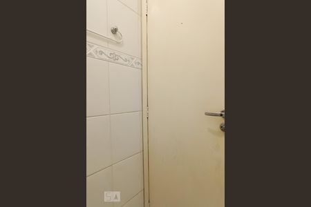 Casa de condomínio para alugar com 102m², 3 quartos e 2 vagasBanheiro social