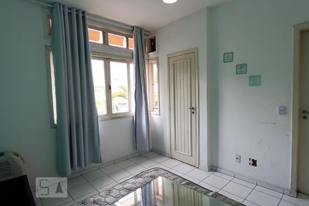 Casa de condomínio para alugar com 102m², 3 quartos e 2 vagasSuíte