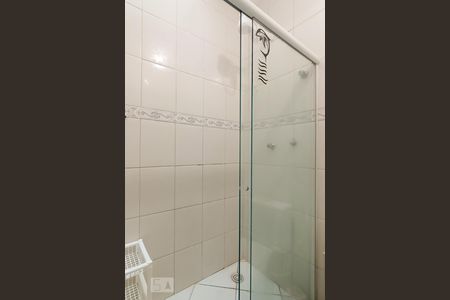 Casa de condomínio para alugar com 102m², 3 quartos e 2 vagasBanheiro social