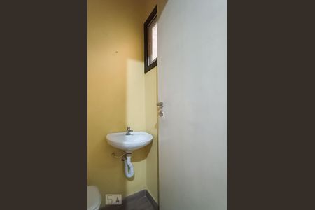 Casa de condomínio para alugar com 102m², 3 quartos e 2 vagasLavabo