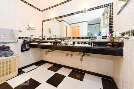 Apartamento à venda com 294m², 3 quartos e 1 vagaBanheiro da Suíte 1