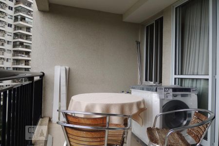 Lavabo de apartamento para alugar com 3 quartos, 143m² em Jacarepaguá, Rio de Janeiro