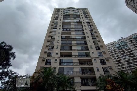 Fachada do bloco de apartamento para alugar com 3 quartos, 143m² em Jacarepaguá, Rio de Janeiro