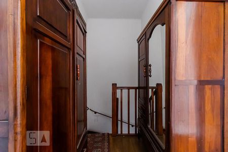 Casa à venda com 200m², 3 quartos e sem vagaCorredor Escadas